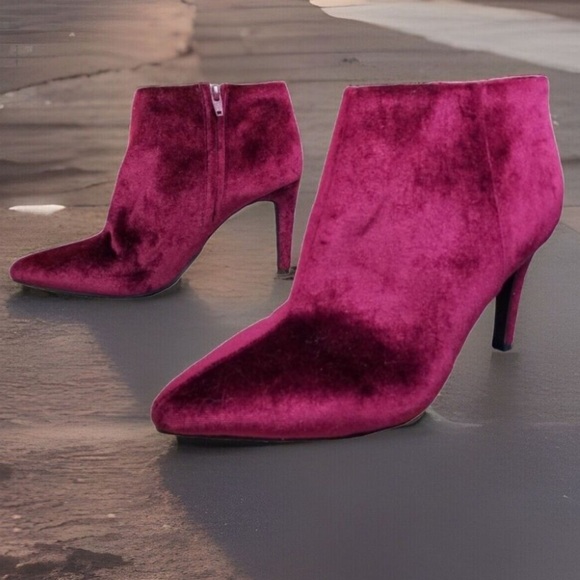 Old Navy Cranberry Velvet Ankle Boots Stiletto Heel Scarlet Wine Booties Size 8 - Picture 2 of 11
